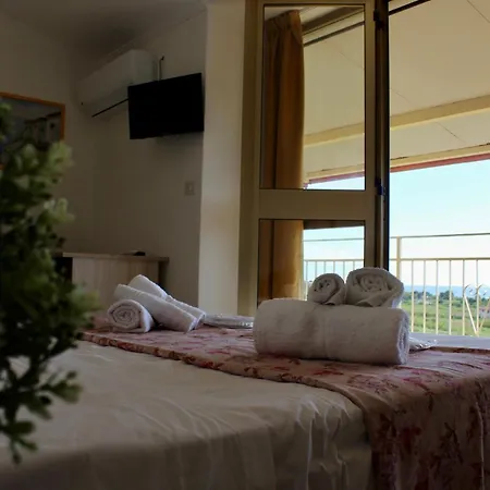 Biagio 2 Managed By Calabria Mare Experience Oda ve Kahvaltı 3*